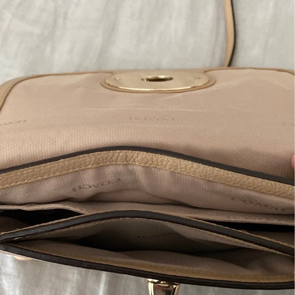 Coach - Picture 11 of 12